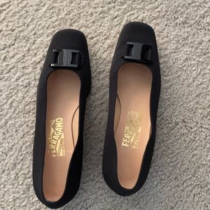 Ferragamo low pumps!